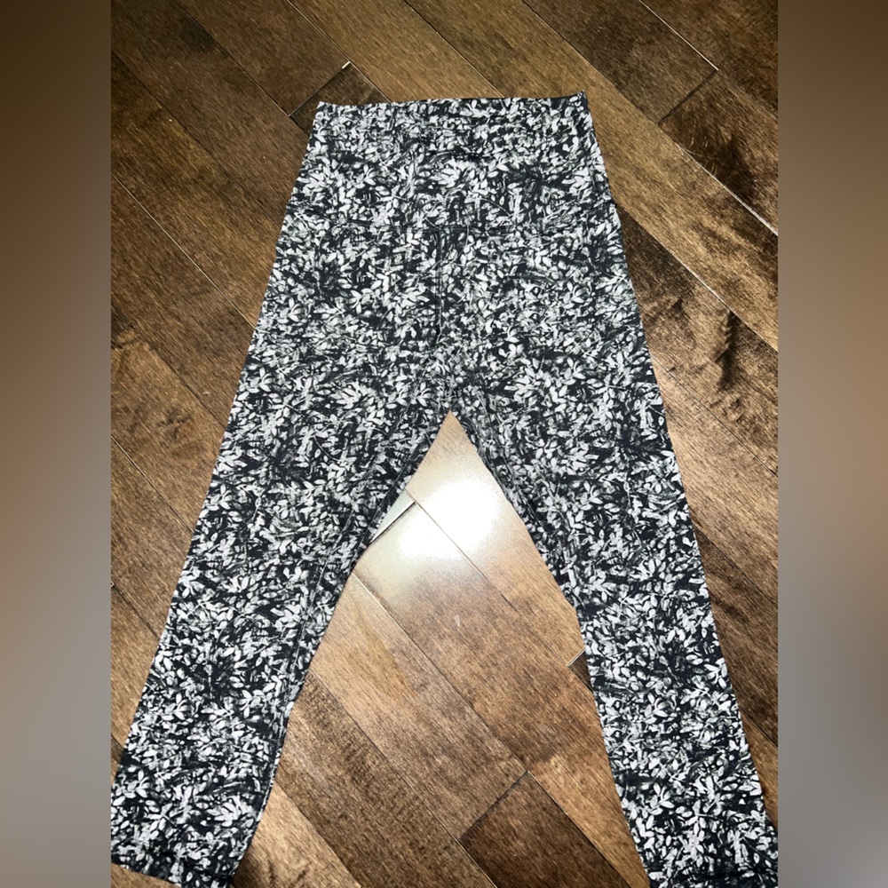 Lulu lemon crop align leggings - lightly worn